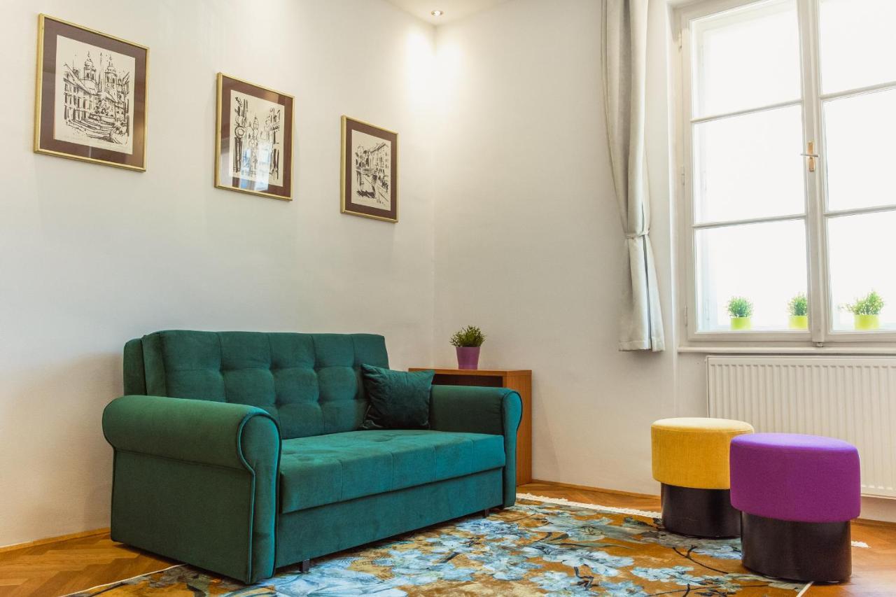 Top Location City Centre Condo In Historic Building With Free Garage Parking Lubiana Esterno foto